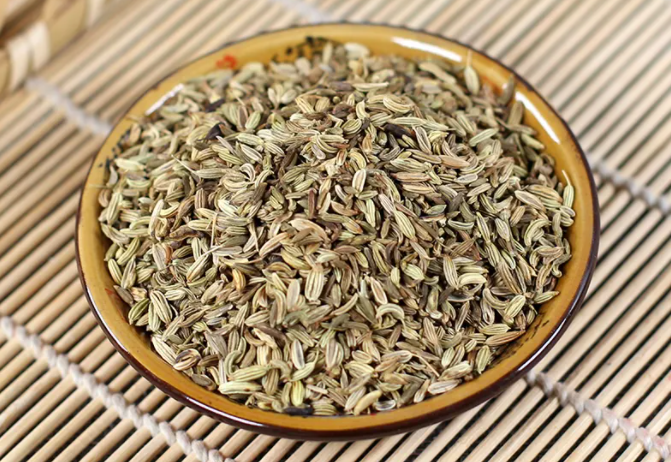 盐炒小茴香作用与功效 小茴香热敷可以治疗腰椎间盘突出吗？