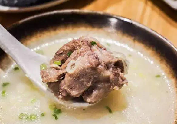 牛尾汤的功效与作用是什么？哪些人不能喝牛尾汤