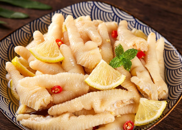 鸡脚有什么养生效果？鸡脚和什么煲汤好?