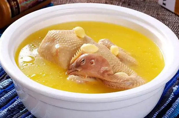 鸡肉和黄豆能一起吃吗 黄豆炖鸡汤的功效