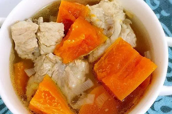 木瓜炖排骨的功效与作用 木瓜和排骨的食用方法