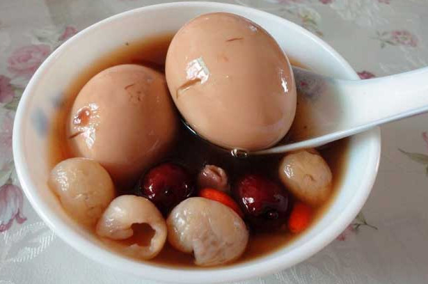 何首乌炖鸡蛋的功效有哪些 何首乌能搭配猪肉煮吗