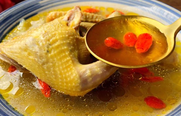 鸽子汤怎么炖最营养 鸽子汤的两种做法