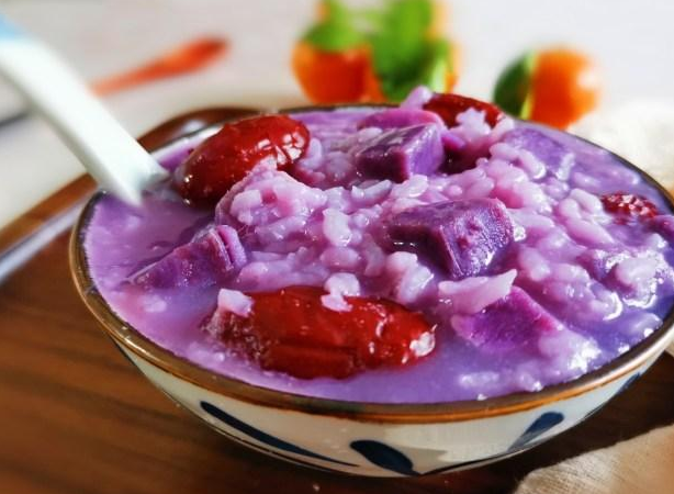 紫薯做粥和什么食材搭配好，红枣是个不错的选择