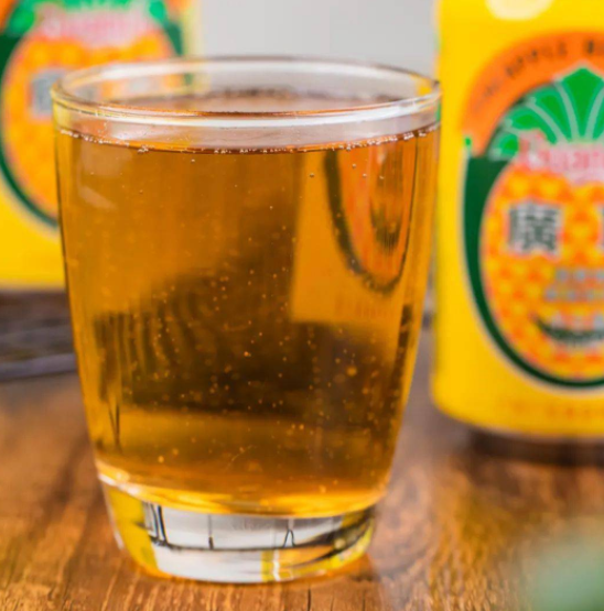 菠萝啤是啤酒还是饮料 菠萝啤小孩可以喝吗