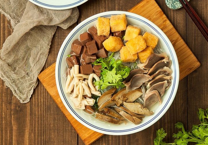 鸭血粉丝吃了会发胖吗 减肥时能吃鸭血粉丝吗