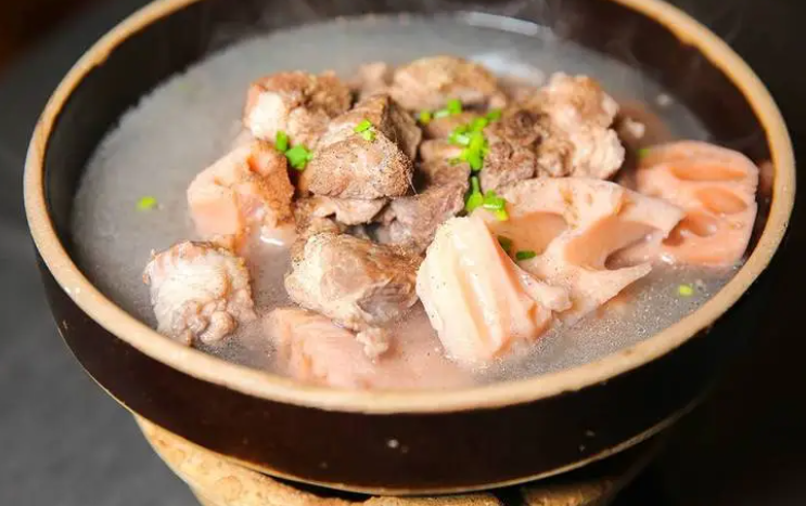 筒子骨和什么一起炖比较好 猪筒骨配什么炖汤最有营养