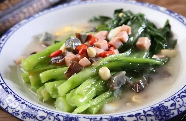 皮肤暗黄应该怎么办 脸上怎样去黄提亮肤色