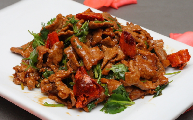 小牛肉有什么功效与作用 小牛肉的禁忌