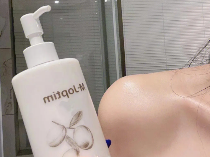 身体乳的好处有哪些？为什么涂身体乳会长毛