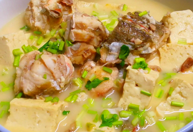 鱼肉和什么一起吃好 莲藕酿鱼肉的做法