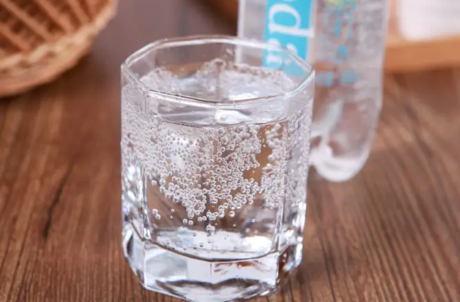 减肥可以喝苏打水吗？苏打水有利于减肥吗