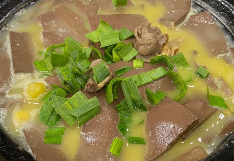 减肥能吃猪血鸭血吗 猪血和鸭血的营养价值有哪些区别