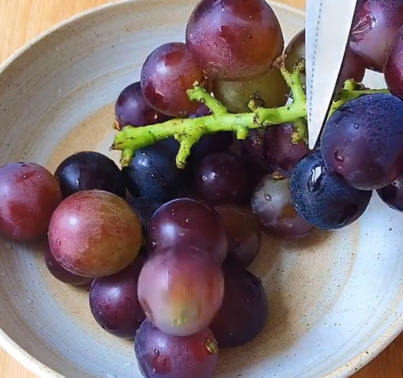 葡萄皮可以吃吗 吃葡萄皮的好处