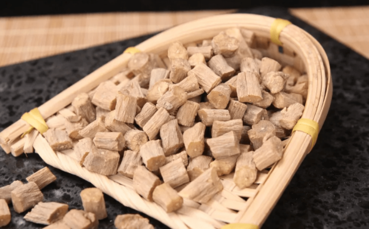 牛膝泡脚有什么作用 牛膝泡脚适合哪些患者