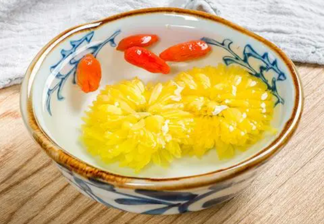 皇菊花茶的功效与作用  喝皇菊花茶有什么好处