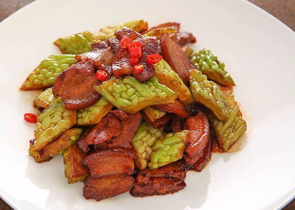 苦瓜烧肉如何做 苦瓜烧肉做法窍门