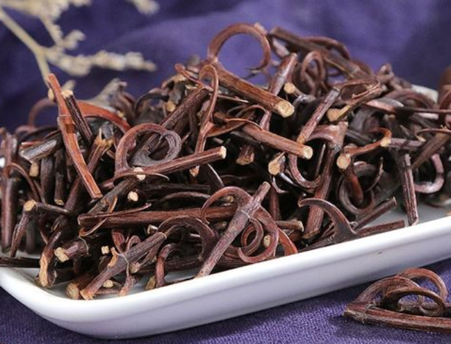 钩藤茶的功效与作用 钩藤茶喝了有什么好处