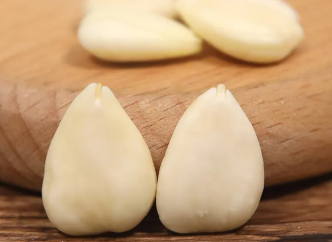 白杏仁的营养价值 白杏仁常见的食用方法