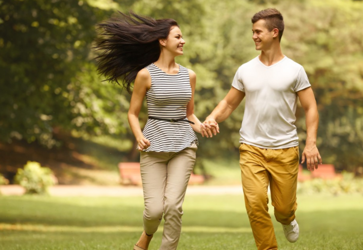 抱得好还得会摸？女生如何掌握摸男技巧