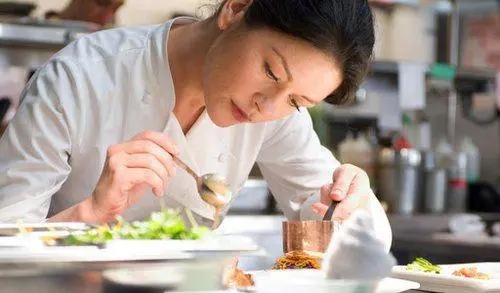女生吃什么最容易减肥（科学的女性减肥饮食建议）