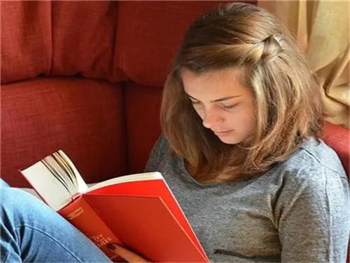 女生锻炼肩背的正确方法，让你更自信迎接爱情和事业