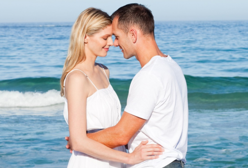 睡觉摸老婆技巧 如何让她更舒适地入眠？