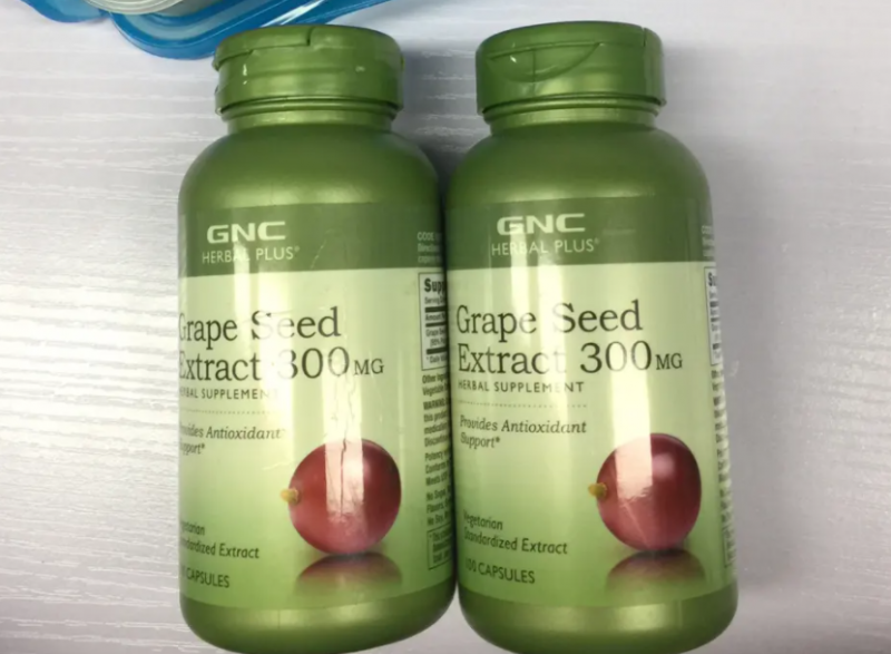 gnc葡萄籽胶囊胸部胀胀(如何缓解因GNC葡萄籽胶囊引起的胸部不适？)