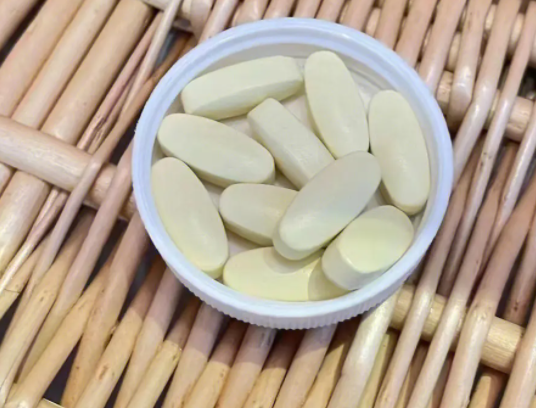 氨糖胶囊的功效(改善关节疼痛，促进软骨再生&mdash;&mdash;氨糖胶囊的治疗作用)