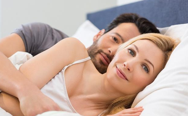 男上位时这些技巧你会吗（掌握男上位姿势技巧的必要性）