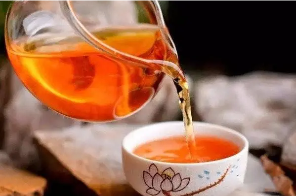 女生喝红茶，不仅减肥还有这些惊人好处