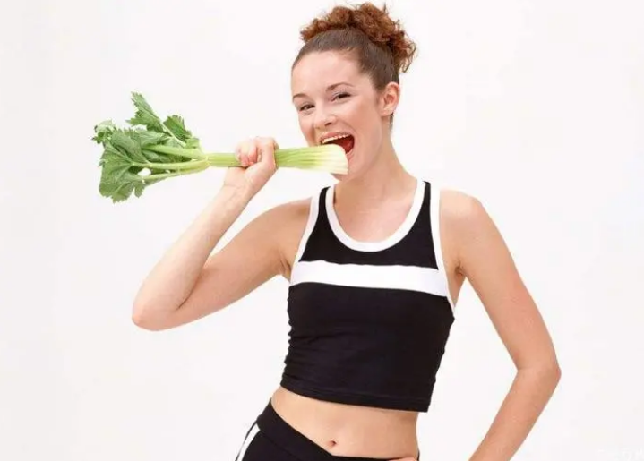 女生减掉肚子上的赘肉的新爆款标题从肥胖到迷人，这些减肥方法让你成为男人心中的女神