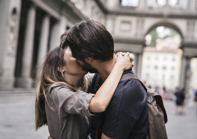 男生想亲女生的表现，如何正确表达自己的心意？