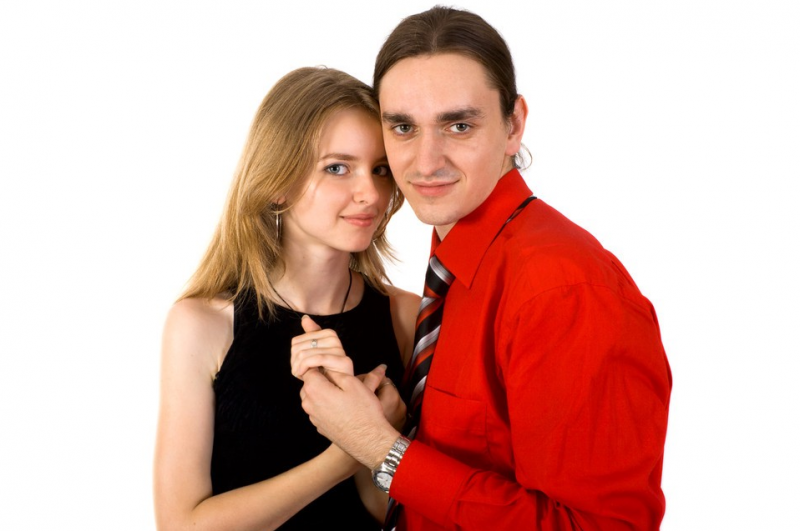 男生突然亲吻女生,女生应该如何处理？