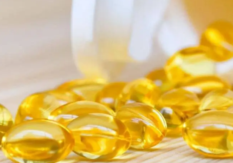 omega 3鱼油软胶囊（omega鱼油软胶囊的功效与作用）