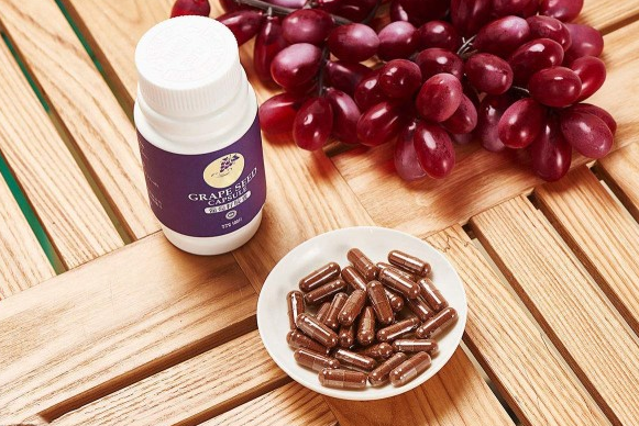 亲们吃葡萄籽吗效果怎么样(食用葡萄籽有何功效？)