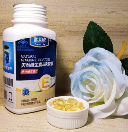 吃天然维生素e软胶囊有什么好处（吃天然维生素e长期吃对身体有害吗）