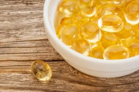 维生素e软胶囊什么时候吃最好(维生素E软胶囊的最佳食用时间是什么？)