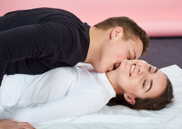 女生爱爱的秘诀掌握这些技巧,让你的性生活更加丰富多彩