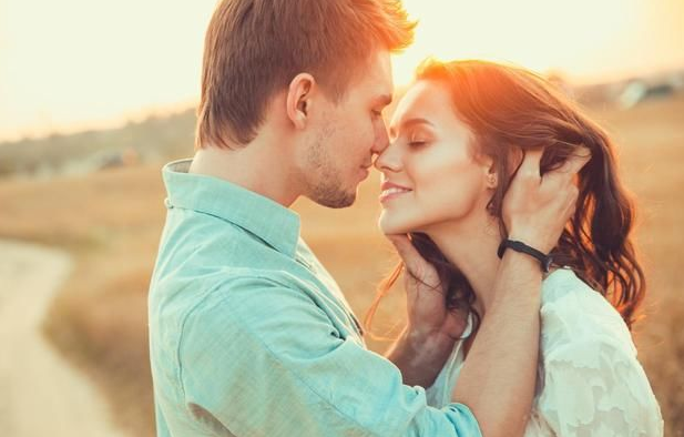 女生示弱技巧(如何在社交场合中巧妙地示弱)