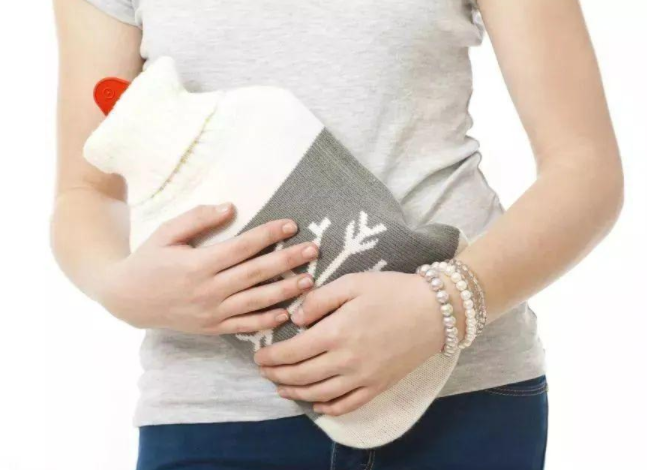 女生为什么会很湿？（解密女性身体机制，帮你了解真相）
