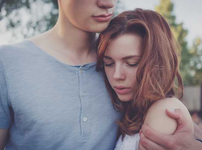 女生为什么爱比较老公（分析女性对年龄的偏好和心理）