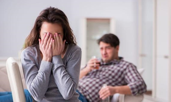 女生之间亲吻的真相和影响 一定要知道