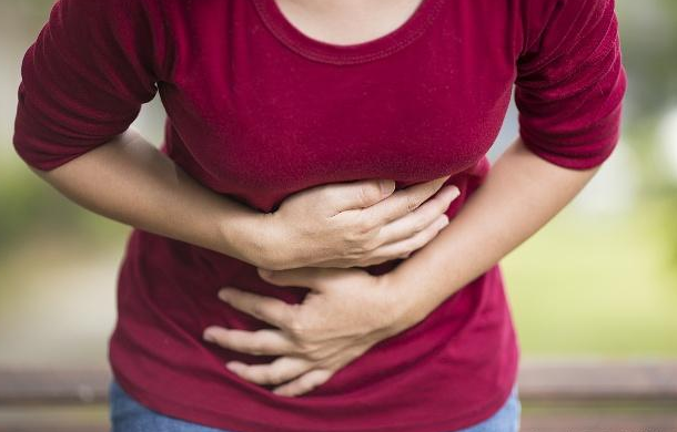 女生小腹疼是因为什么？医生教你如何缓解症状