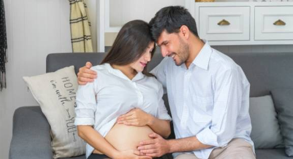 夫妻如何才能成功怀孕（怀孕后的5大症状表现）