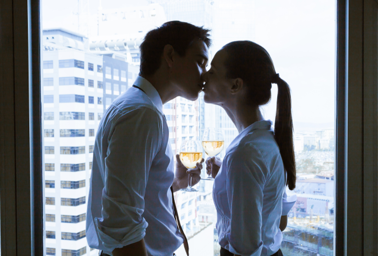 女生总叫你去谈恋爱？如何拒绝得优雅又得体？