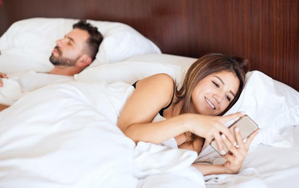 女生最爱男生的哪里(揭秘女生心中最想要的男生特质)