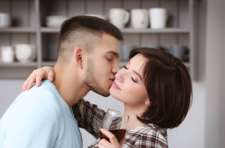 女生自己喷水是什么情况?揭秘这个神奇现象