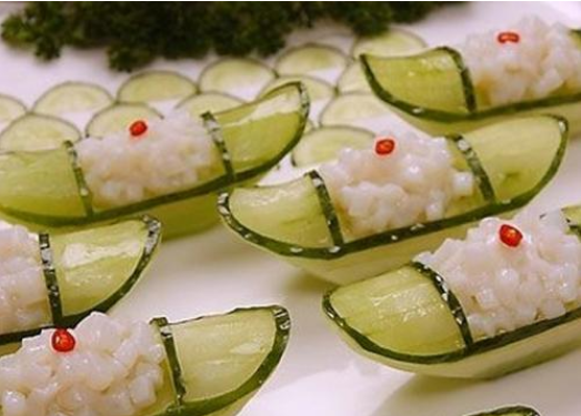 女生减肥食谱（瘦身必备的健康食谱）