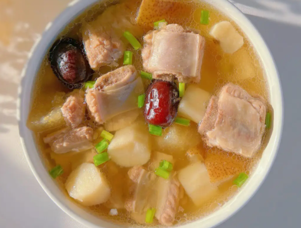 冬季女生增肥家常煲汤食谱（多种营养丰富的汤品推荐）